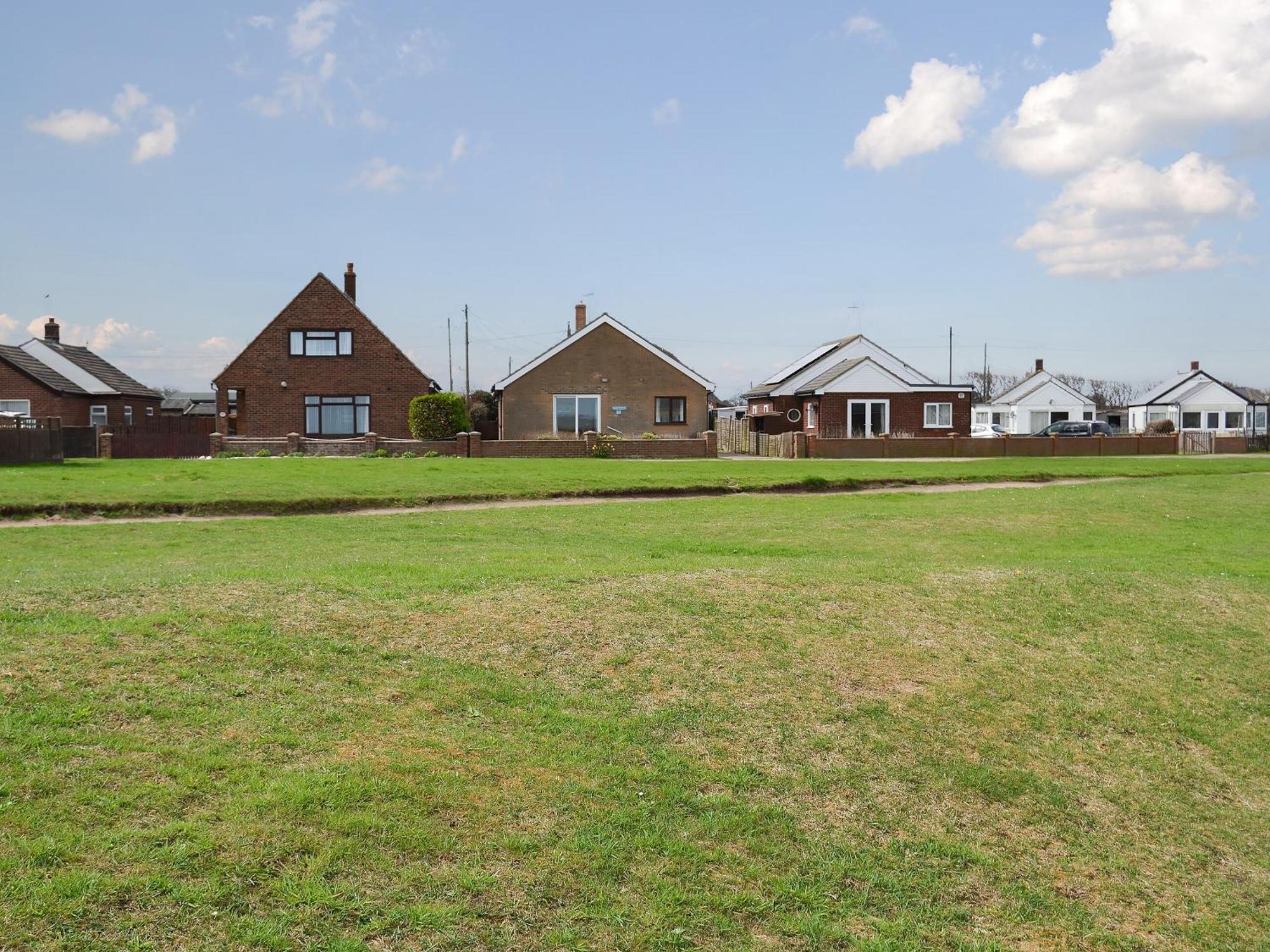 Rosemarys Sea View Villa Bacton  Exterior photo