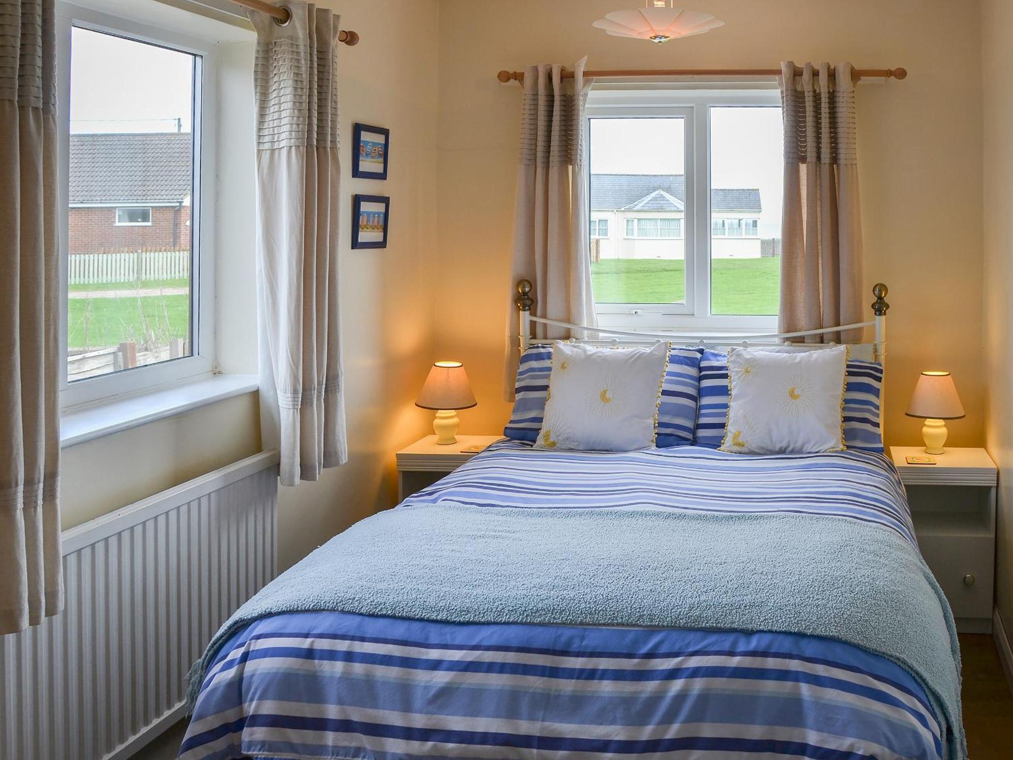 Rosemarys Sea View Villa Bacton  Exterior photo